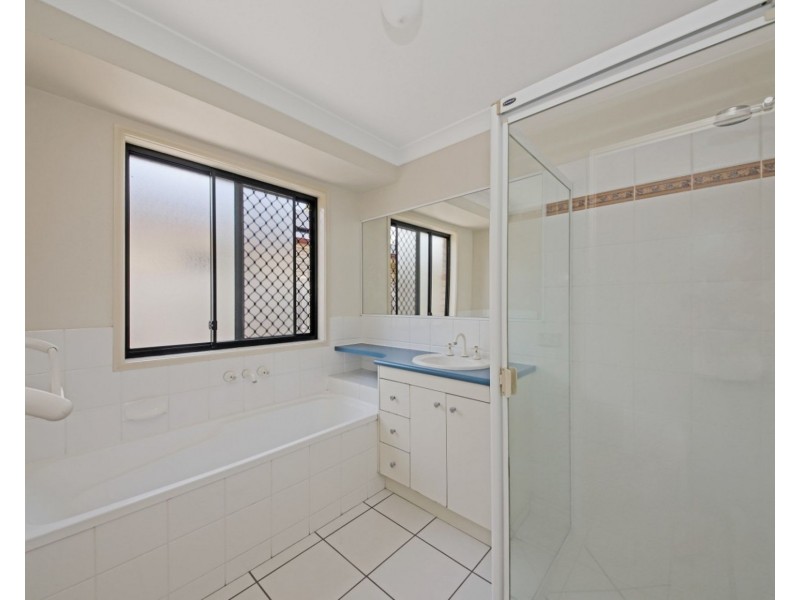 7 Savill Close, Forest Lake QLD 4078