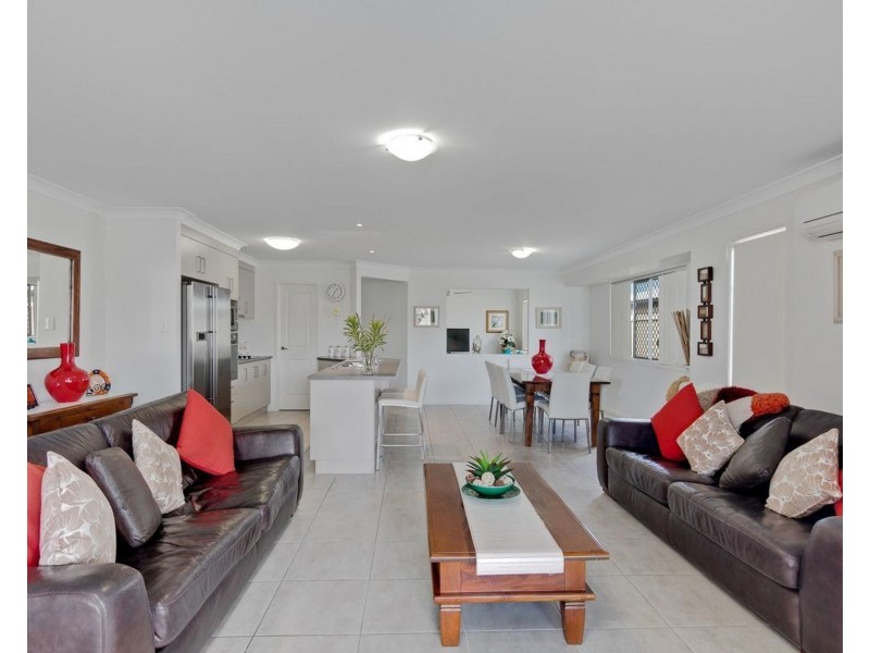 49 Lancaster Circuit, Redland Bay QLD 4165