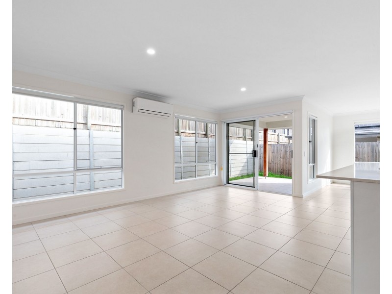 112 Lunar Circuit, Spring Mountain QLD 4124