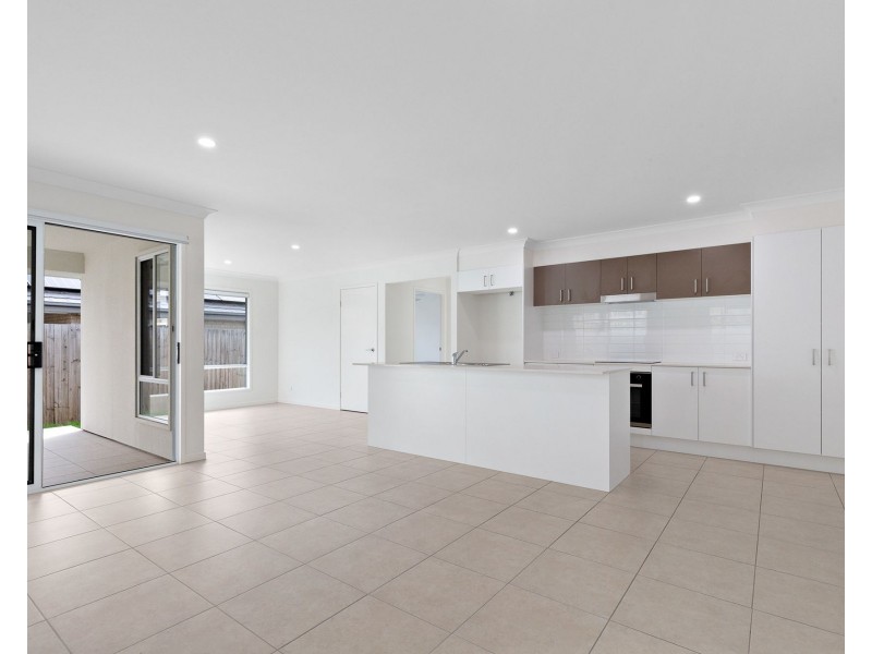 112 Lunar Circuit, Spring Mountain QLD 4124