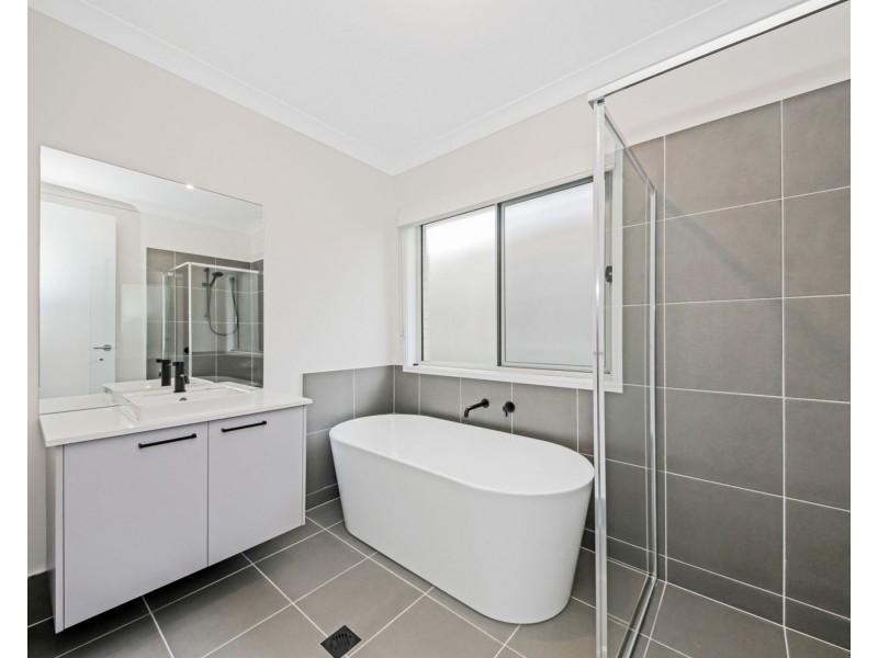 43 Johnston Street, Bellbird Park QLD 4300