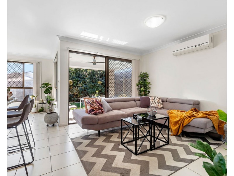 33 Arnaldo Avenue, Augustine Heights QLD 4300