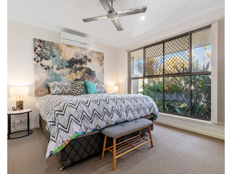 33 Arnaldo Avenue, Augustine Heights QLD 4300