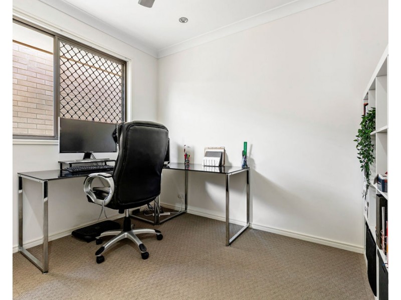 33 Arnaldo Avenue, Augustine Heights QLD 4300