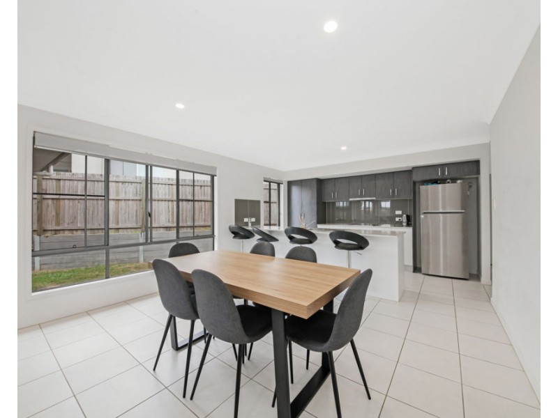 10 William Bay Court, South Ripley QLD 4306
