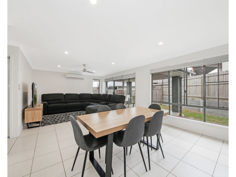 10 William Bay Court, South Ripley QLD 4306