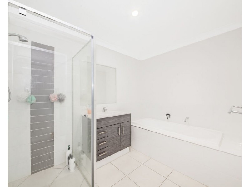 10 William Bay Court, South Ripley QLD 4306