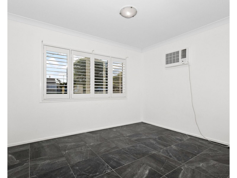 25 Bottomley Street, Brassall QLD 4305