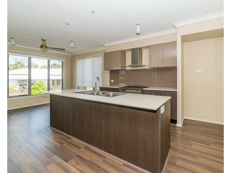 27 O’Reilly Crescent, Springfield Lakes QLD 4300