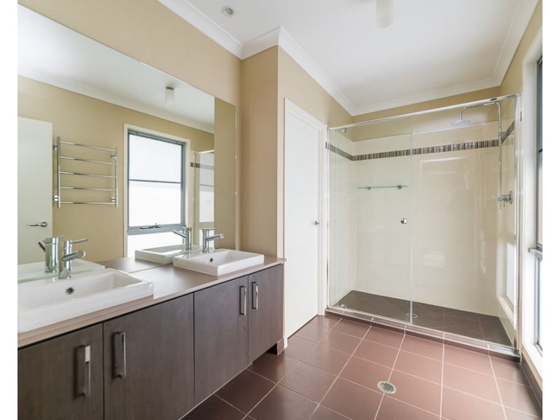 27 O’Reilly Crescent, Springfield Lakes QLD 4300