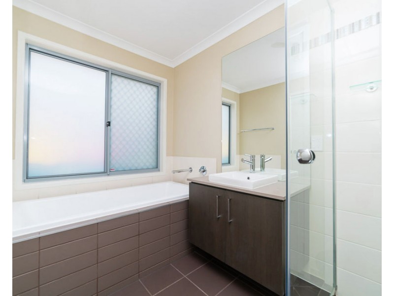 27 O’Reilly Crescent, Springfield Lakes QLD 4300