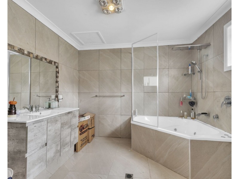 29 Gramby Street, Bellbird Park QLD 4300