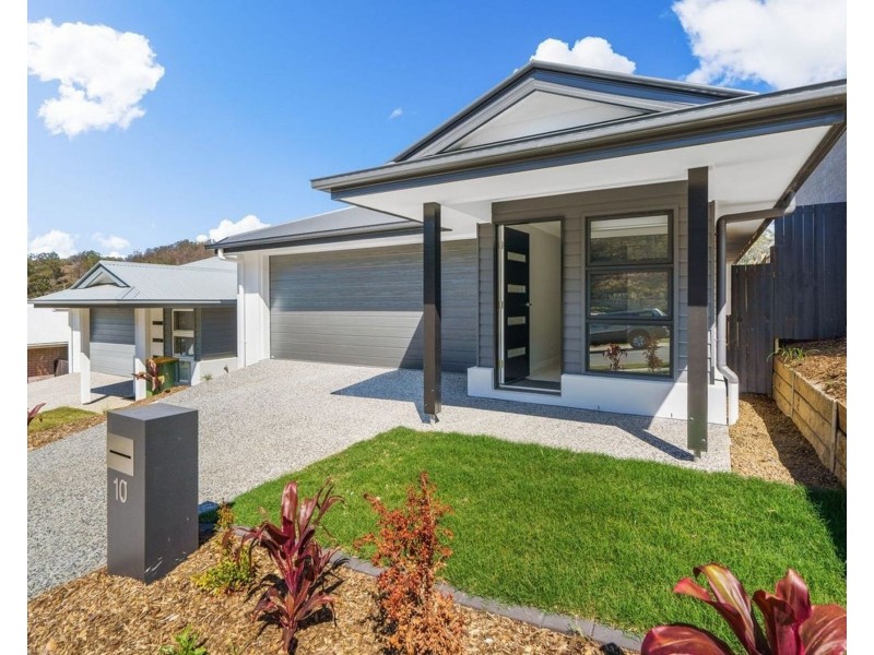 10 Hoist court, Augustine Heights QLD 4300