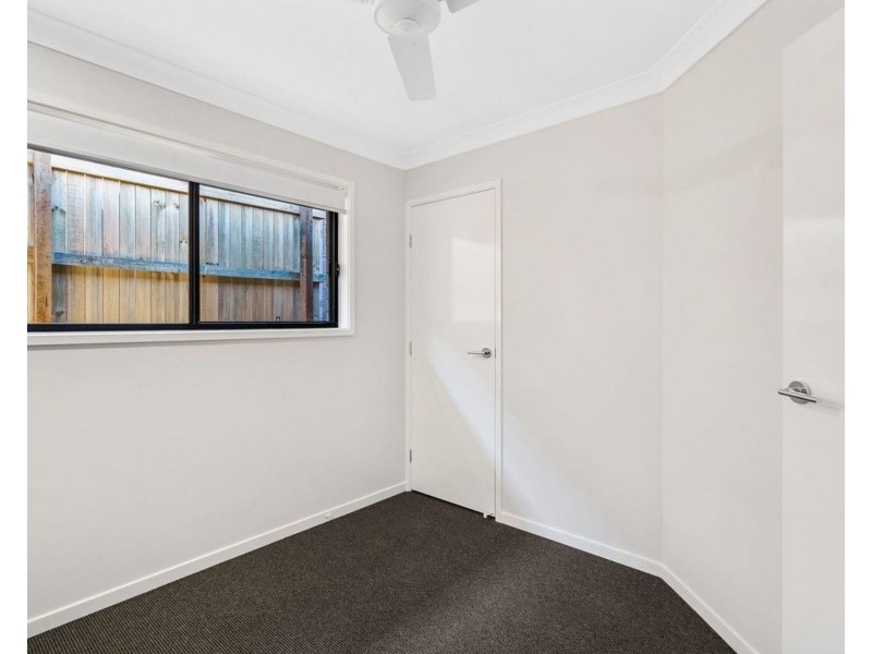 10 Hoist court, Augustine Heights QLD 4300