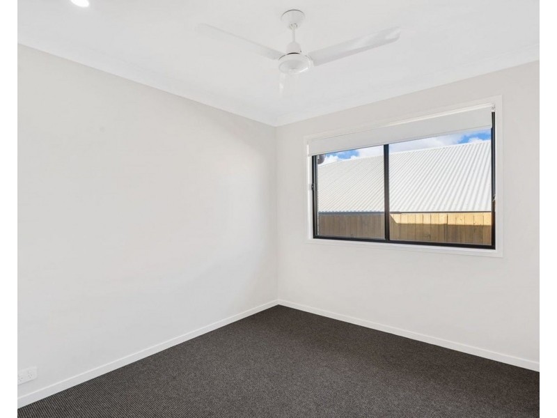 10 Hoist court, Augustine Heights QLD 4300