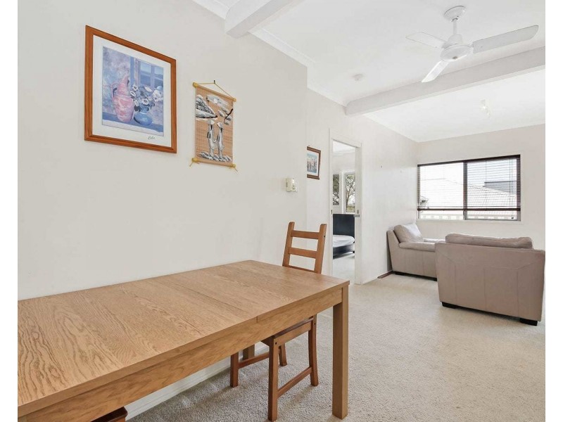 1/104 Carmody Road, St Lucia QLD 4067