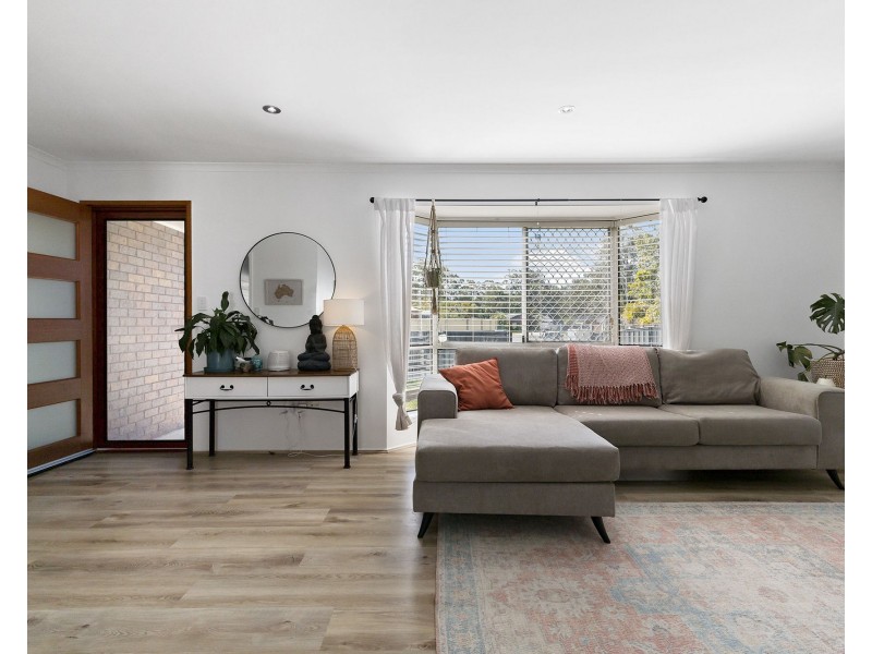 16 Terrier Court, Redland Bay QLD 4165