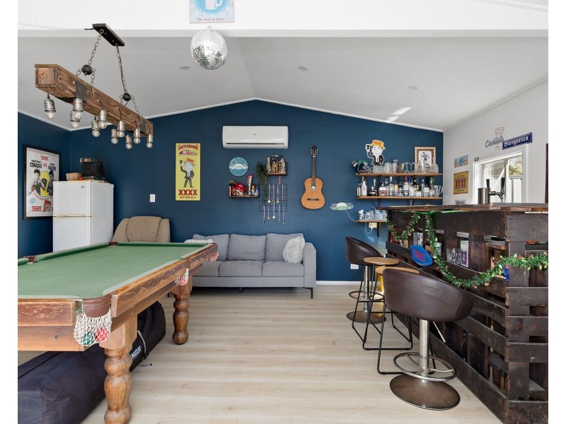 16 Terrier Court, Redland Bay QLD 4165