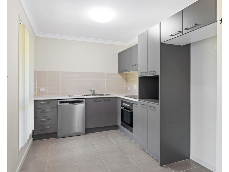 2/21 Pendragon Street, Raceview QLD 4305