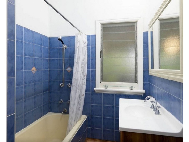 96 Taringa Parade, Indooroopilly QLD 4068