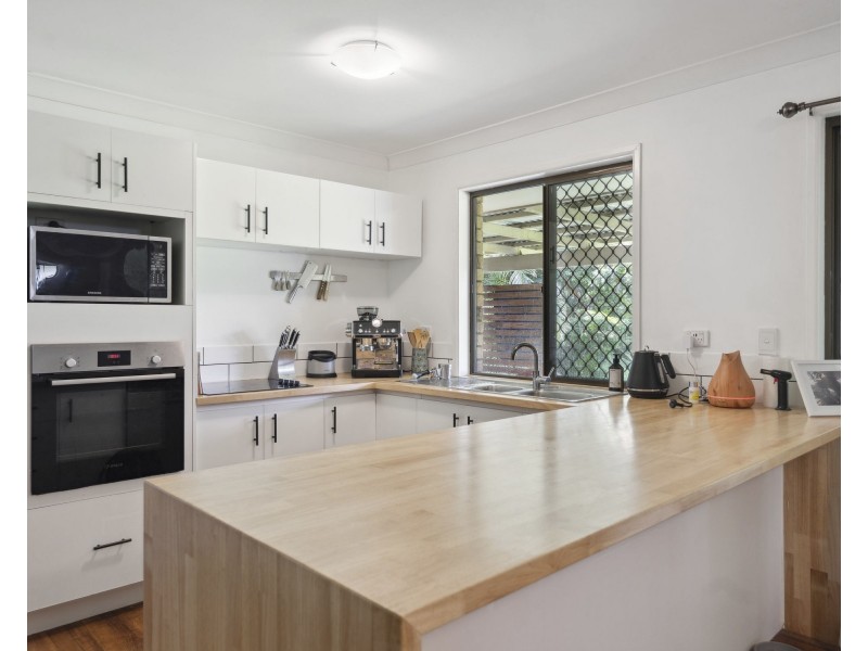 1 Rosa Court, Camira QLD 4300