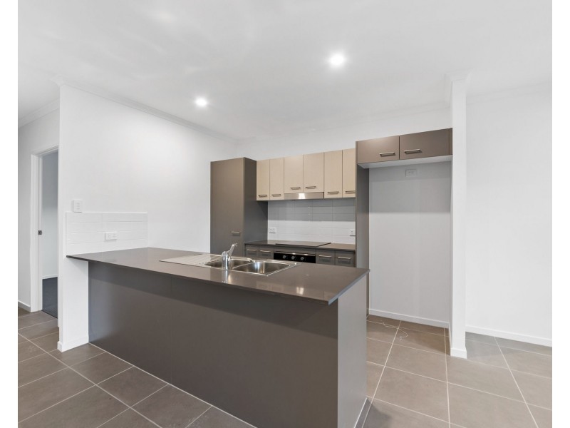 11B Beat Street, Ripley QLD 4306