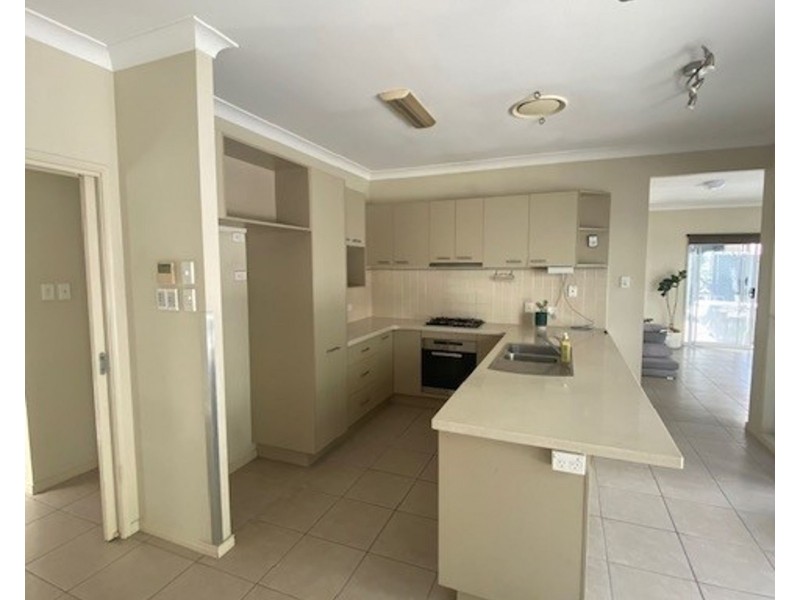 4 Tuscany Close, Forest Lake QLD 4078