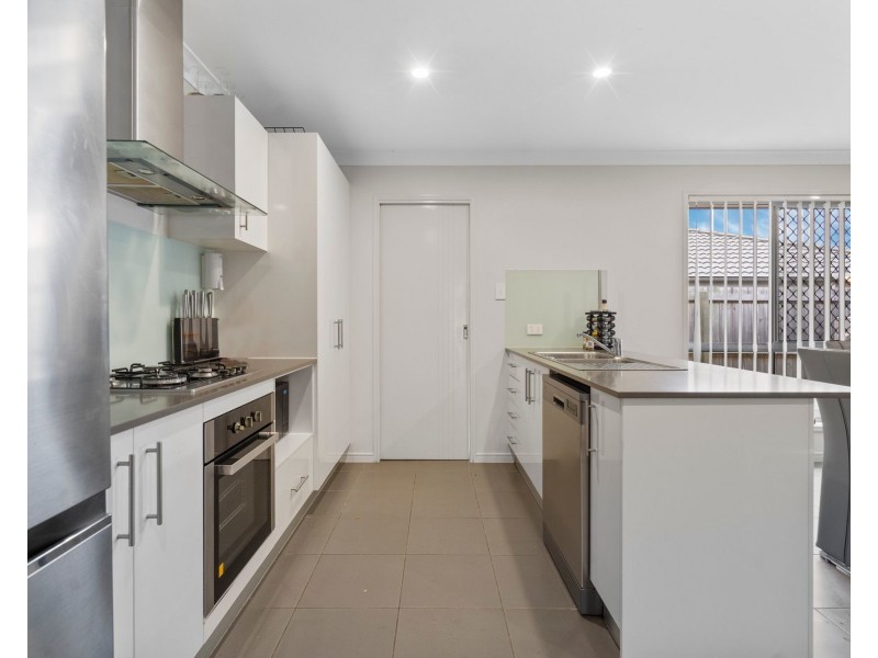 245 Sunbird Drive, Redbank Plains QLD 4301