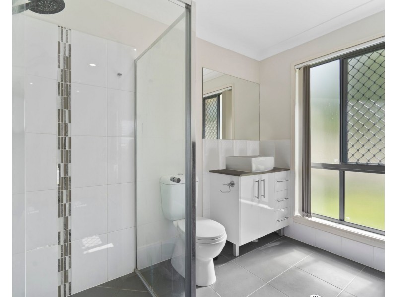 245 Sunbird Drive, Redbank Plains QLD 4301