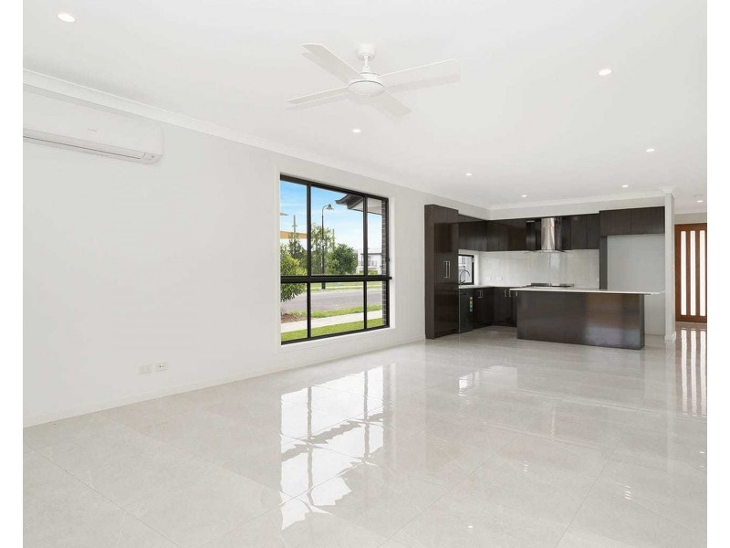 1 Nerang Rd, South Ripley QLD 4306