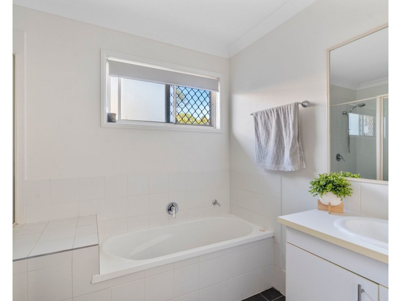 11 Aspect Terrace, Springfield Lakes QLD 4300