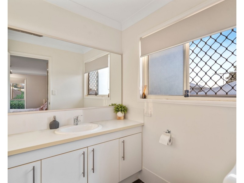11 Aspect Terrace, Springfield Lakes QLD 4300