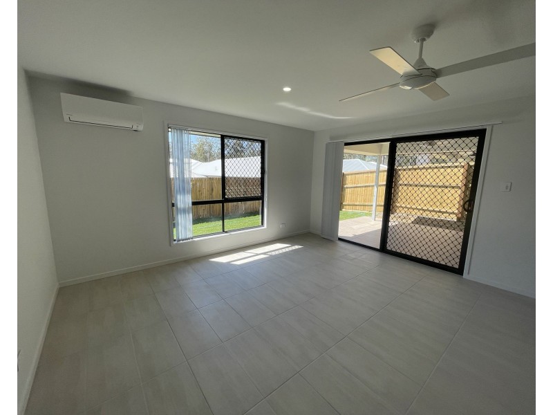 10 Maximillian Crescent, Deebing Heights QLD 4306