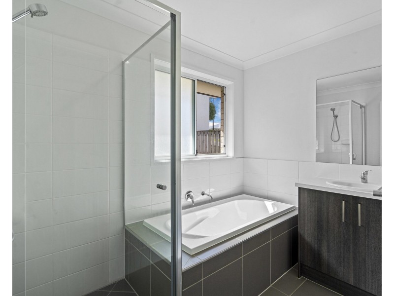 4 Crewes Crescent, Redbank Plains QLD 4301