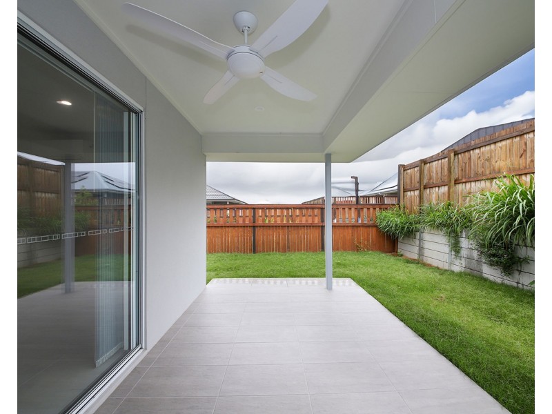 38 Bloomfield Esplanade, South Maclean QLD 4280