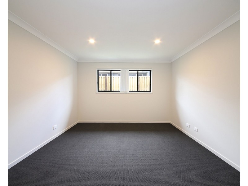 5 Bark Street, Park Ridge QLD 4125