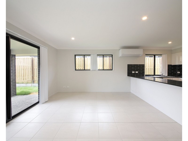 5 Bark Street, Park Ridge QLD 4125