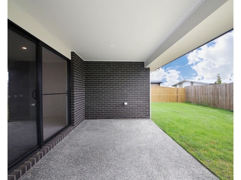 5 Bark Street, Park Ridge QLD 4125