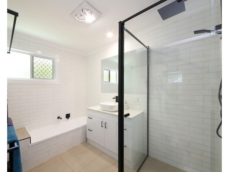 71 Aspinall St, Leichhardt QLD 4305