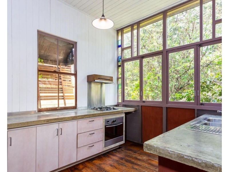 55 Mossgrove Street, Woolloongabba QLD 4102