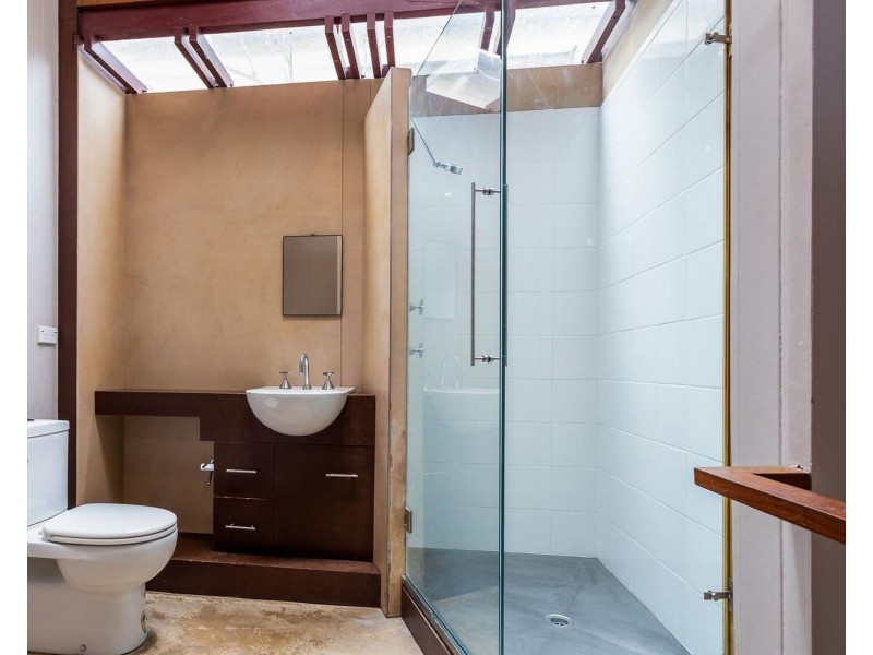 55 Mossgrove Street, Woolloongabba QLD 4102