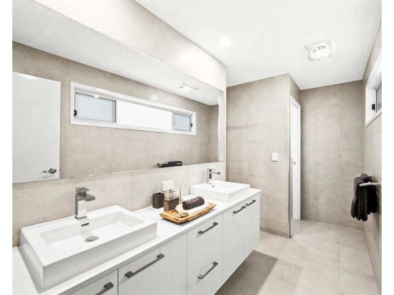 16 Ismaeel Cct, Kuraby QLD 4112