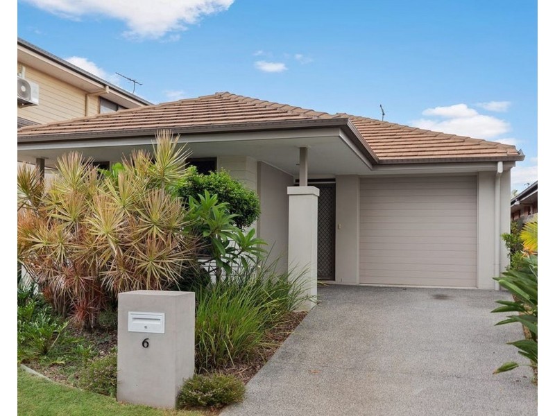 6 Arnaldo Ave, Augustine Heights QLD 4300