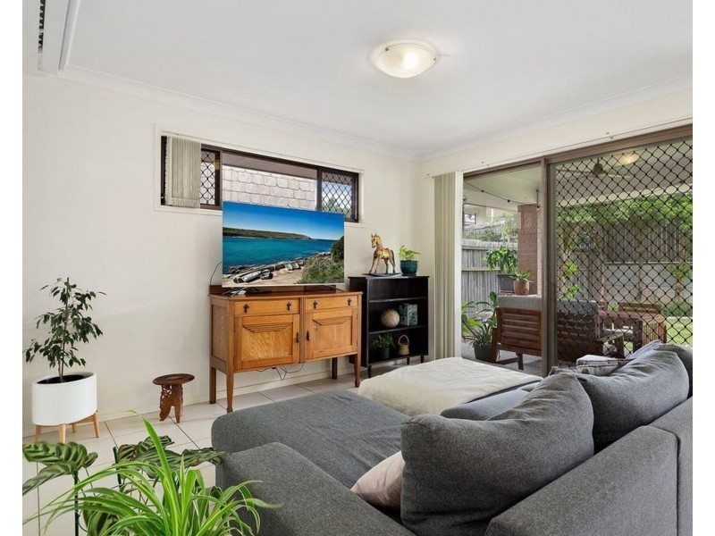 6 Arnaldo Ave, Augustine Heights QLD 4300