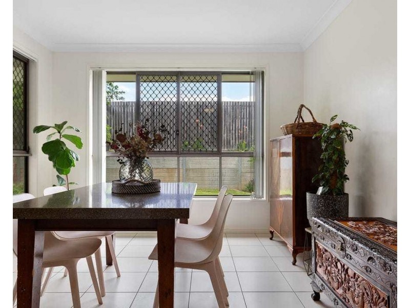 6 Arnaldo Ave, Augustine Heights QLD 4300