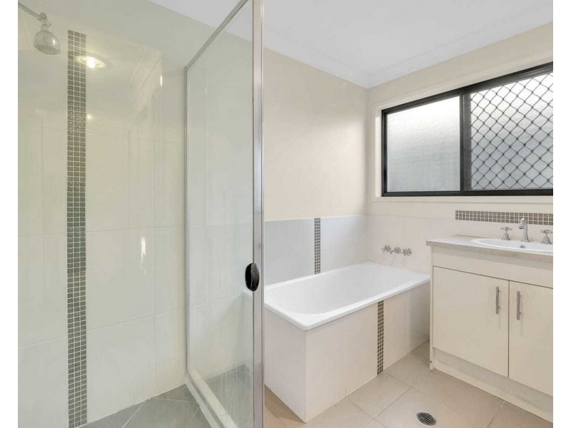 17 Tropical Drive, Forest Lake QLD 4078