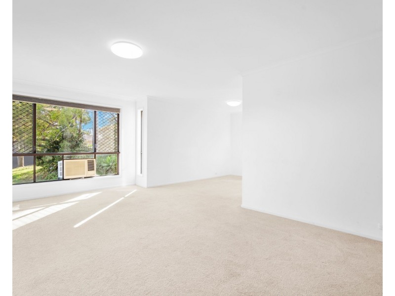 7 Sim Jue Court, Sinnamon Park QLD 4073