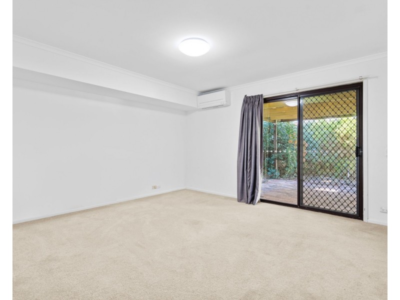 7 Sim Jue Court, Sinnamon Park QLD 4073