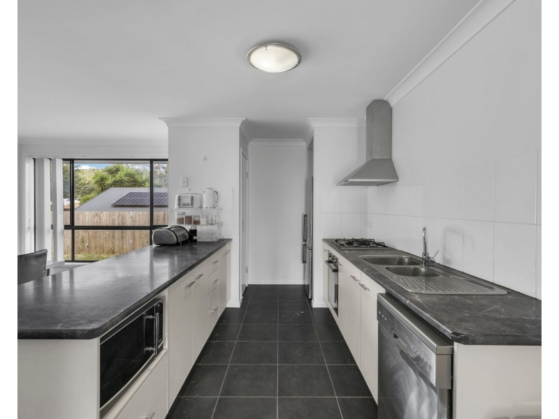 12 Huntley Crescent, Redbank Plains QLD 4301