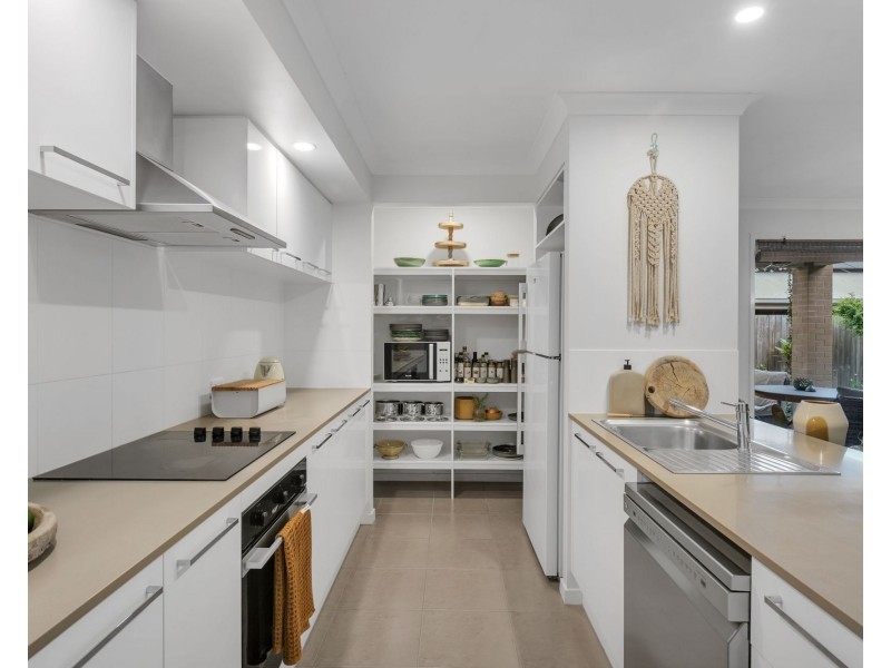 42 Lillypilly Drive, Ripley QLD 4306